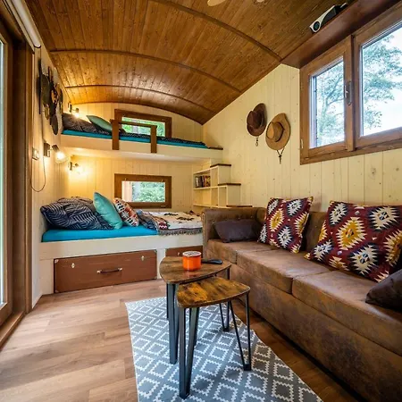 Golden Valley Glamping 펜션 *