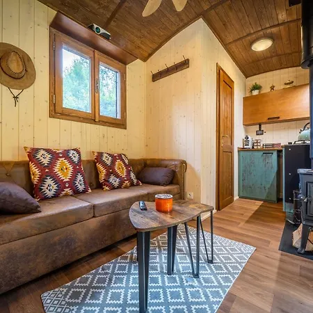 Golden Valley Glamping * Borotice